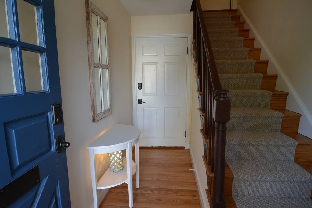 Common entry foyer