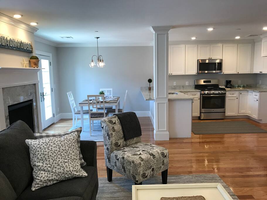 Kitchen/Dining area