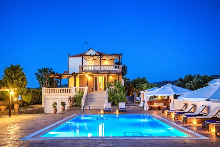 Villa Athena – 5 Bedroom with private pool