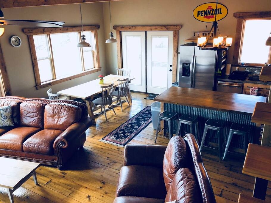 Main floor/main entry