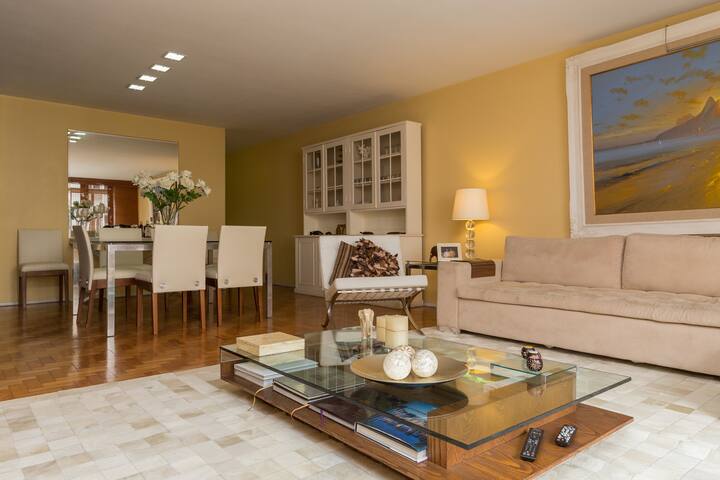 Heart of Zona Sul! 4 Bedrooms, Sleeps 12 gallery image 3