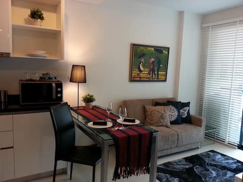 1BR BTS Thonglo Wifi/Gym/Pool View