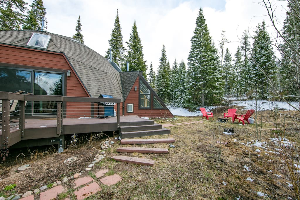Deck with gas BBQ and fire pit area
