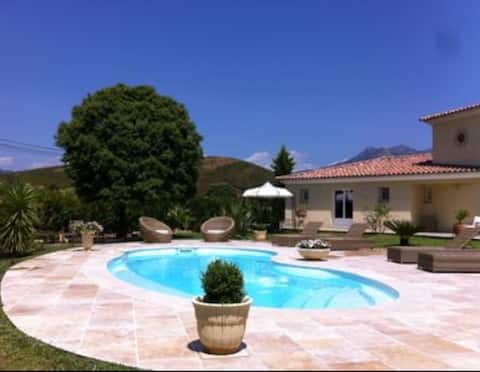 Luxury villa with pool and hot tub in Ajaccio
