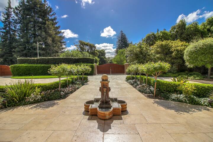 $14+mil estate, 2.5 miles from Stanford gallery image 5