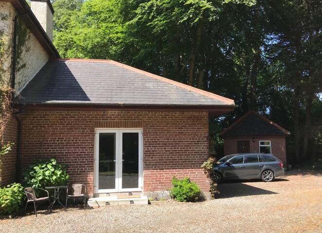 Airbnb Queensborough Vacation Rentals Places To Stay