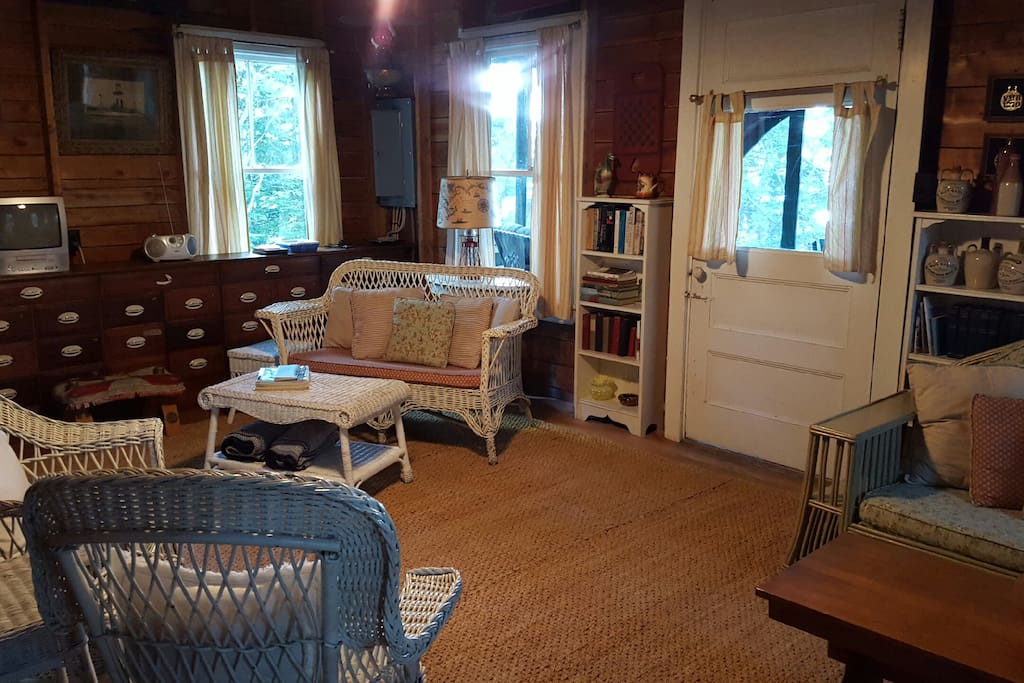 Spacious living room