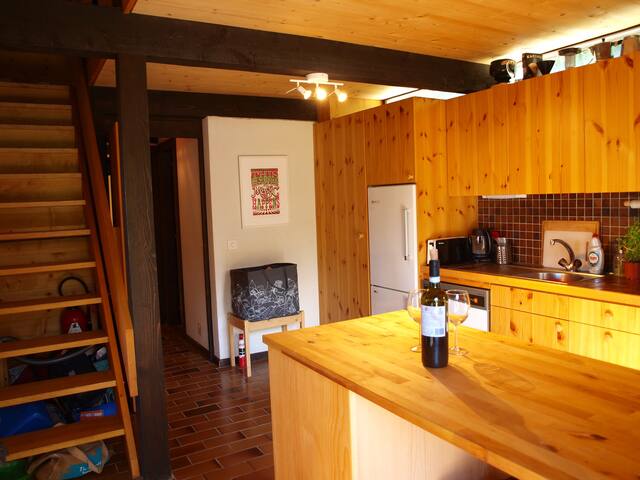 Ski/hiking chalet with mountain views gallery image 5