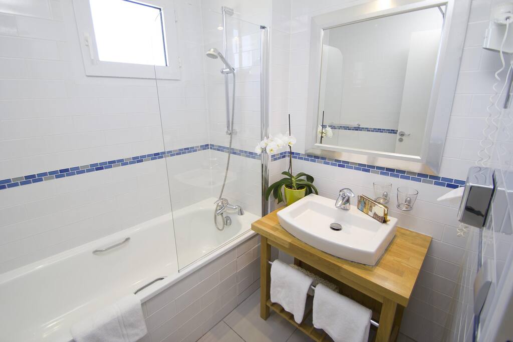 Le Club Mougins Bathroom