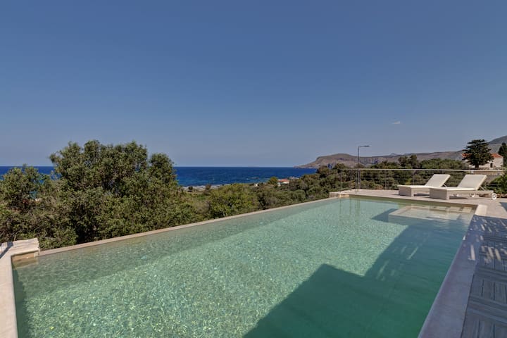 Seaside Villa Sfinari – Steps from the Beach