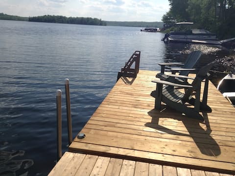 Lakefront Year Round 6 Bedroom Cottage