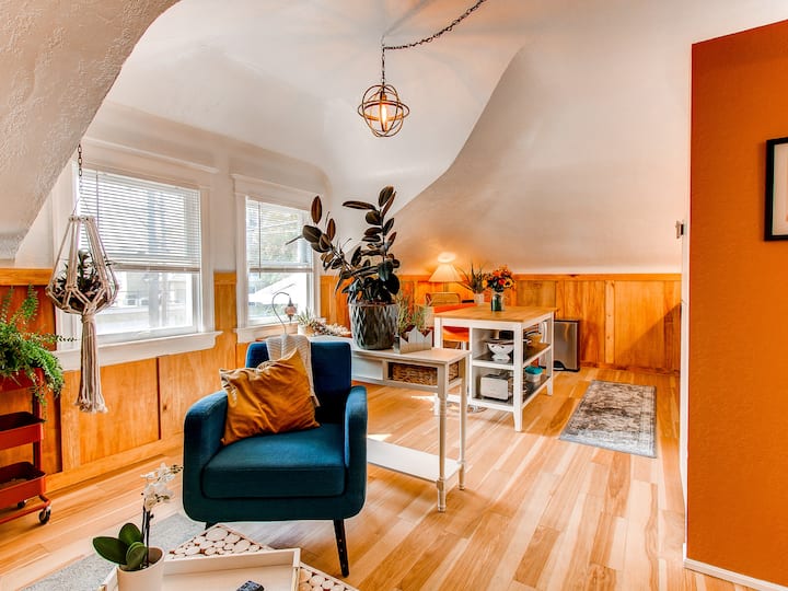 Charming Carriage House In Capital Hill - Denver, CO