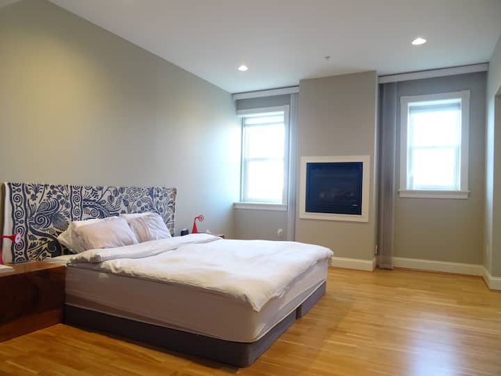 Luxury Penthouse Minutes to Yale Apartments for Rent in New Haven, Connecticut, United States