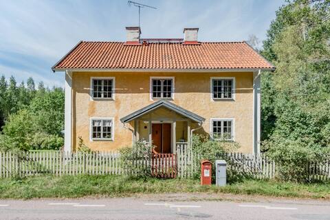 Historical stone house with hot tub