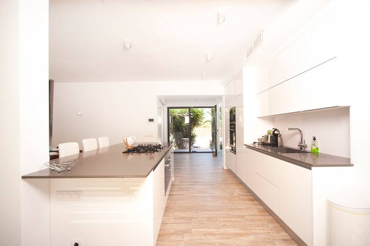 Portals Nous Mallorca Pool and Hot Tub gallery image 3