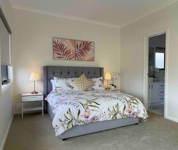 Brand new big 6 bedrooms house gallery image 4