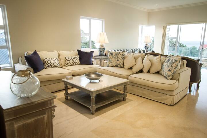 BayBlu House on Seaforth gallery image 3