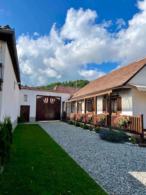 Casa Matteo - Rustic & cosy getaway in Zărnești