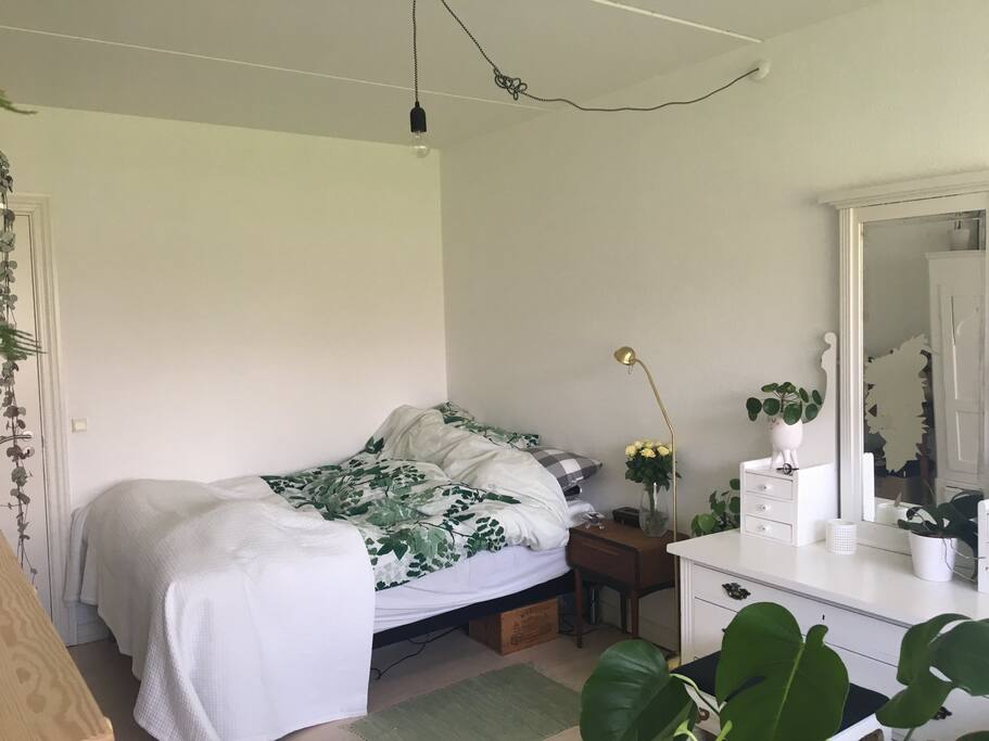 Stor hyggelig lejlighed i familievenligt kvarter Stor hyggelig lejlighed i familievenligt kvarter