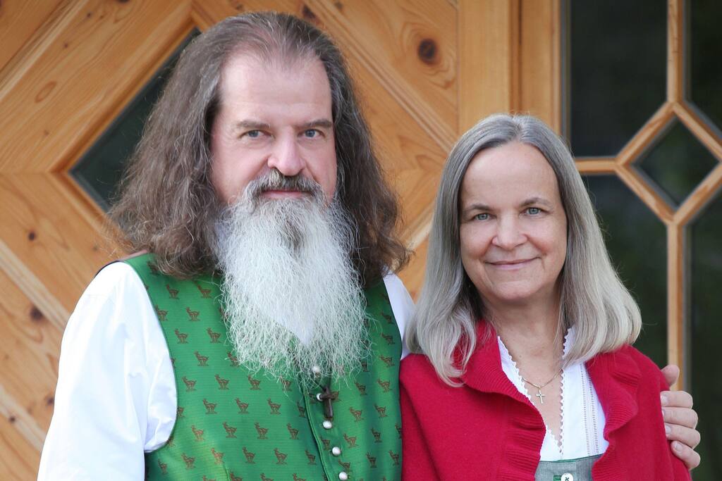 Ihre Gastgeber Marlena und Volker Paul Weindel