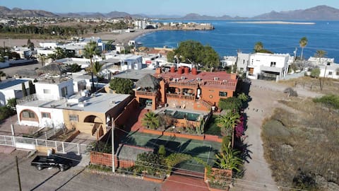 Casa Allea. Family friendly & events. W/oceanview