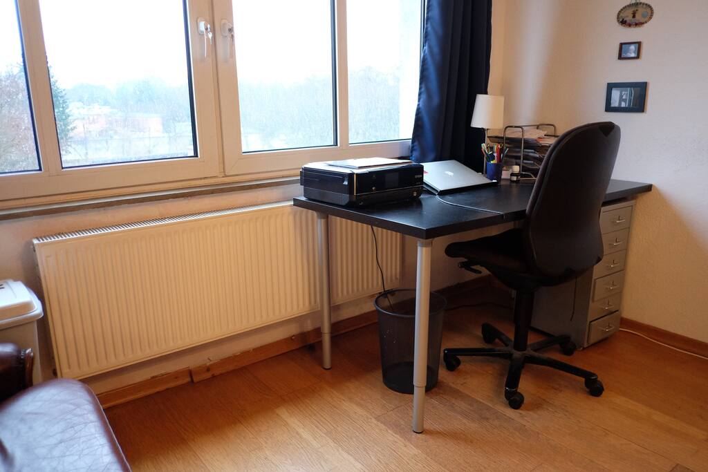 Schreibtisch