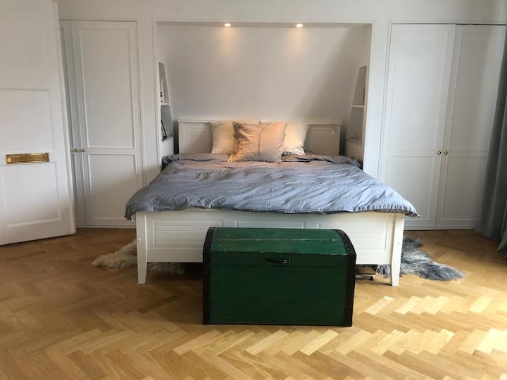 Chumba kikuu cha kulala - kitanda cha watu wawili