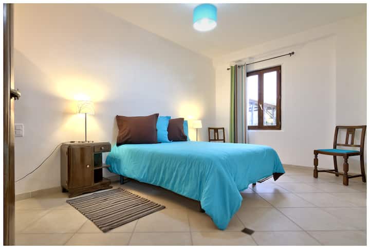 Gers - LaBoubée vilë rurale - Sainte-Marie - Dhoma e gjumit 1 në katin përdhes - 2 krevate dyshe 90 x 200 - banjë ensuite