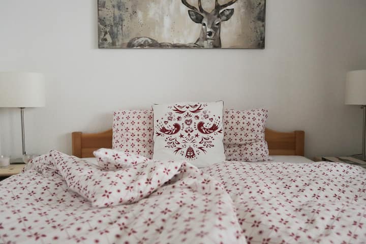 Chumba cha kulala na kabati