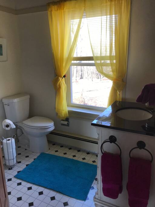 Shared bath with second floor guests