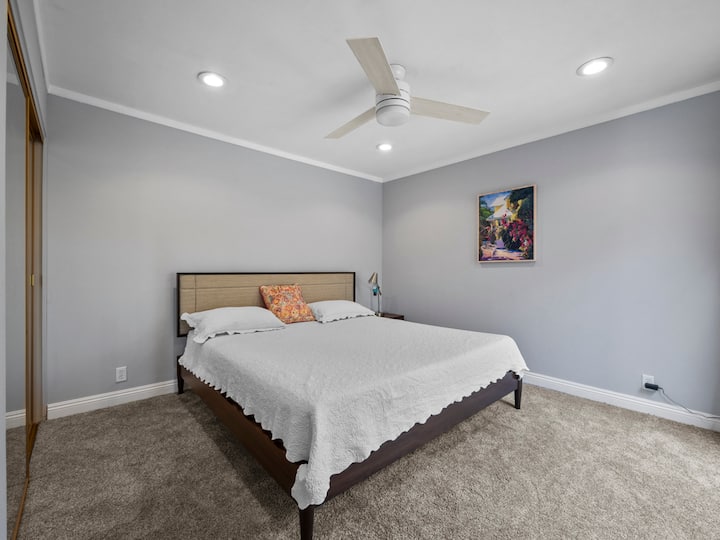 Chambre 2 avec lit King et vue/accès à la cour 