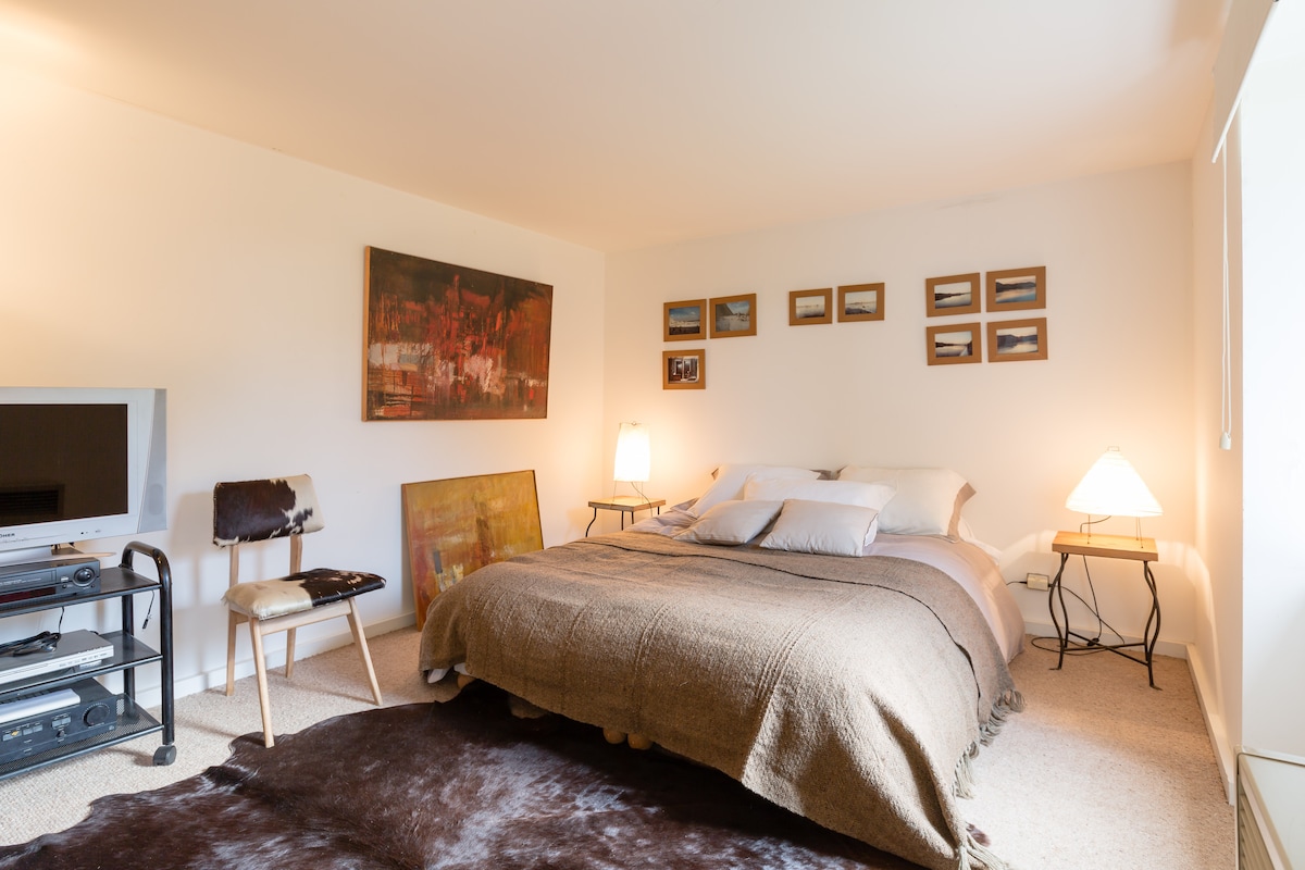 chumba cha kulala cha bustani kilicho na bafu ya kibinafsi