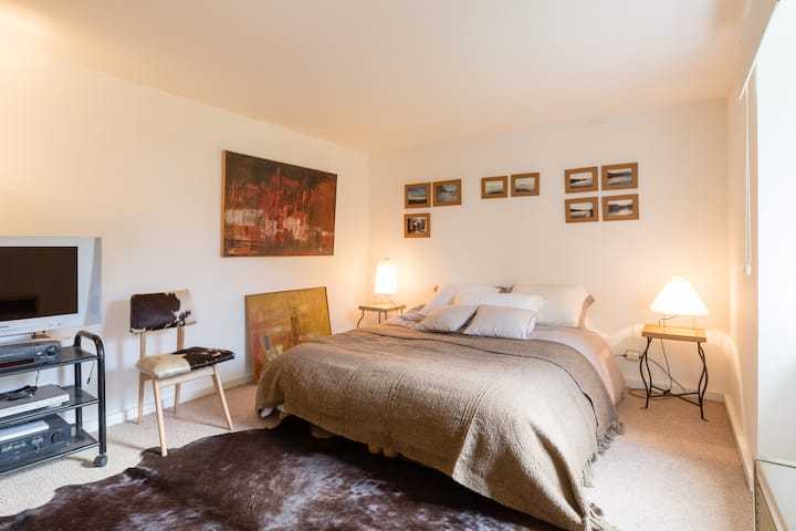 habitación en el jardín con ducha privada