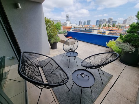 Rooftop Panorama View Apt in heart of Old Town