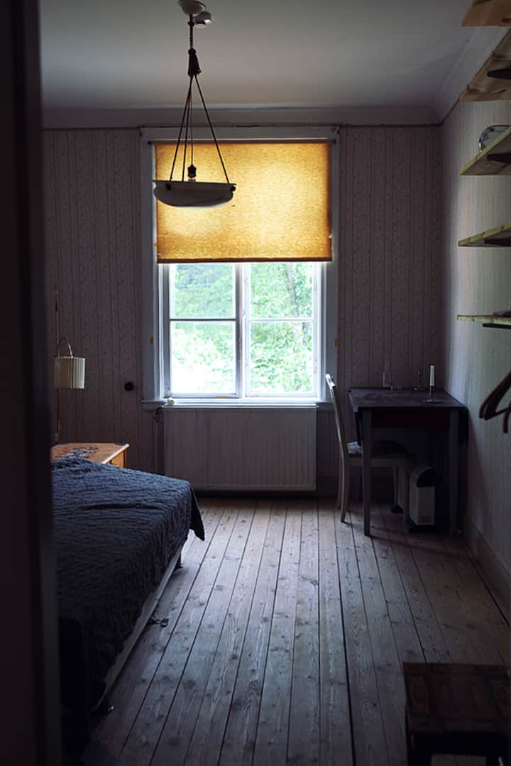 חדר שינה 5, קומה עליונה, מיטה 120 ס"מ (ספה נפתחת)