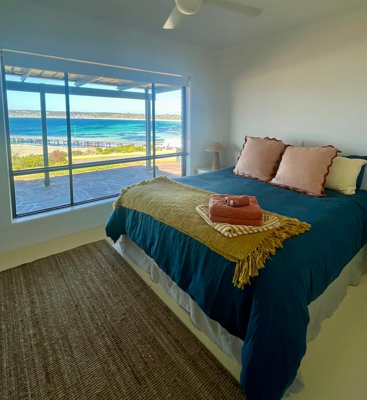 本を読んだり、マスタールームからNetflixのおしゃれな時間をお楽しみください。  1人のゲストがまるで雲の上で寝ているとコメントしました 