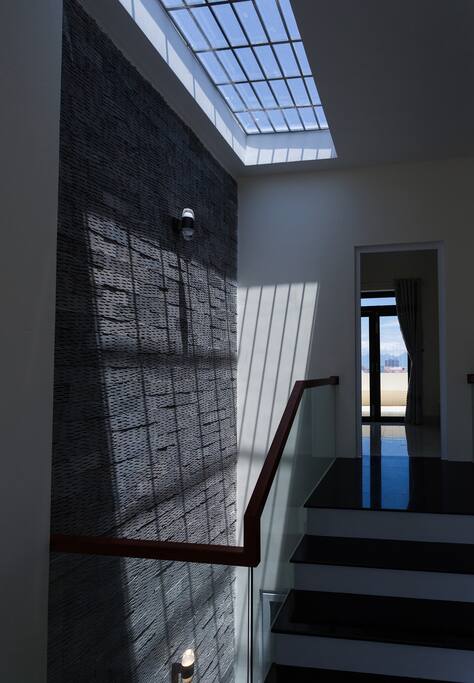 Ban công (Nhìn ra núi và biển)