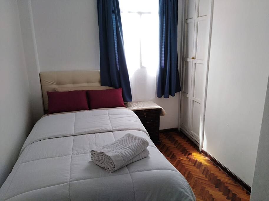 Habitación individual con cama 1 plaza y media