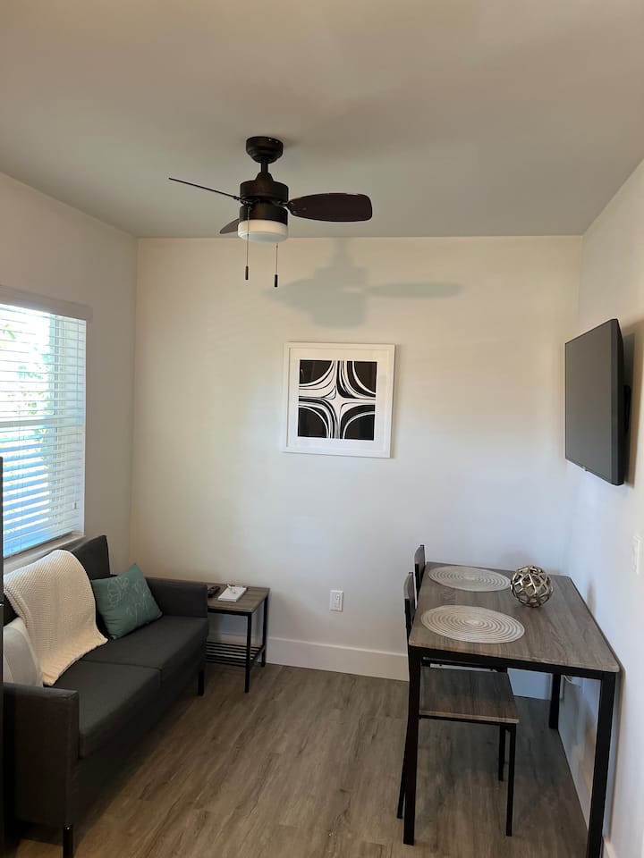 Cozy 2-bedroom Apartment-free Street Parking - Miami
