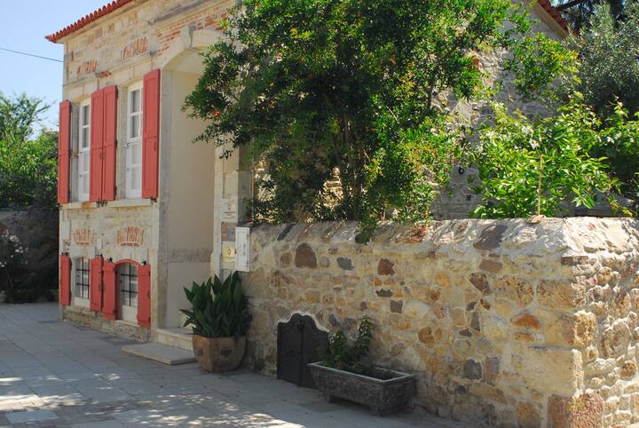foca zangoc evi sacristan house foca sehrinde kiralik evler izmir turkiye