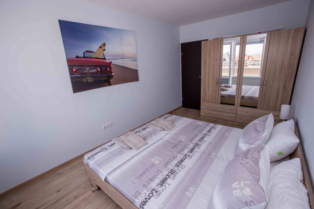 King Size/Twin Bedroom