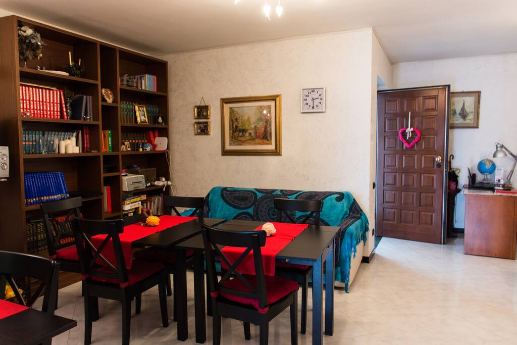 Salotto con sala da pranzo