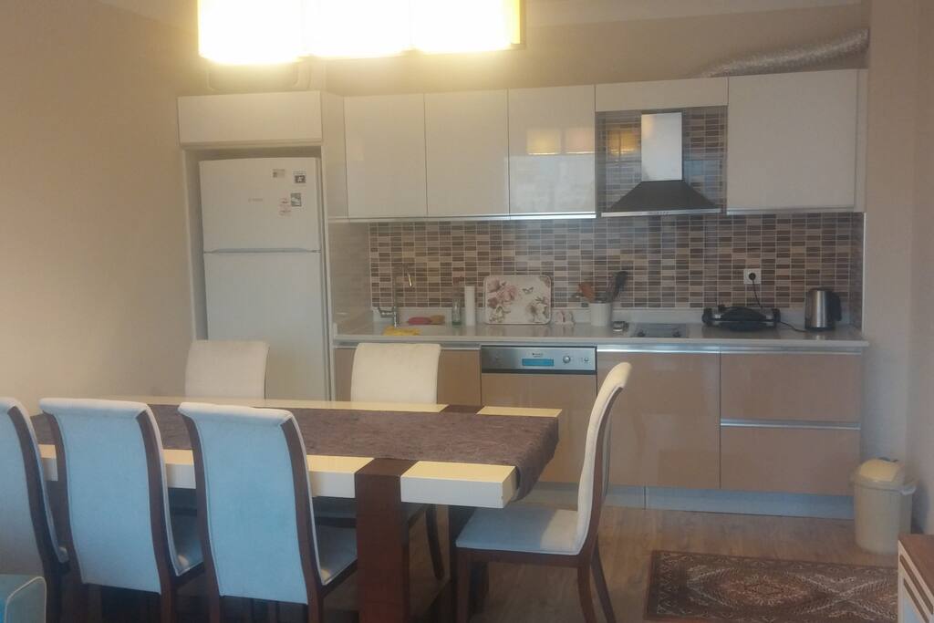 Living Room) Kitchen-American Style