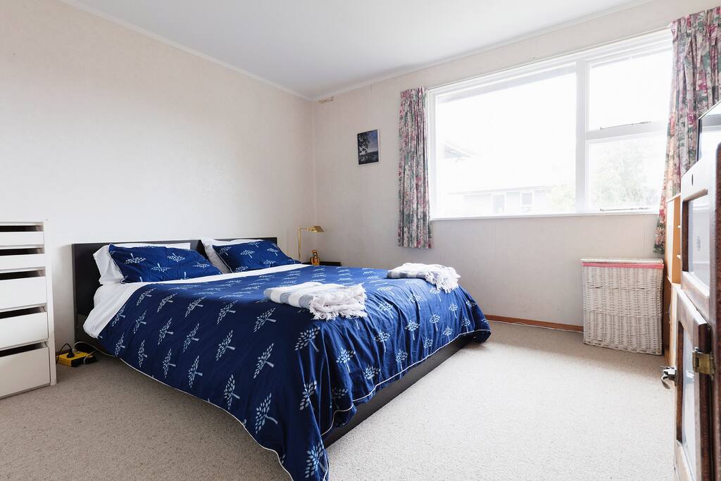 Kingsize bed