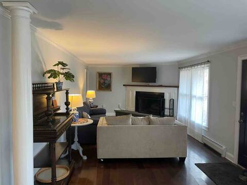 Cheerful 4 bedroom home with all the updates