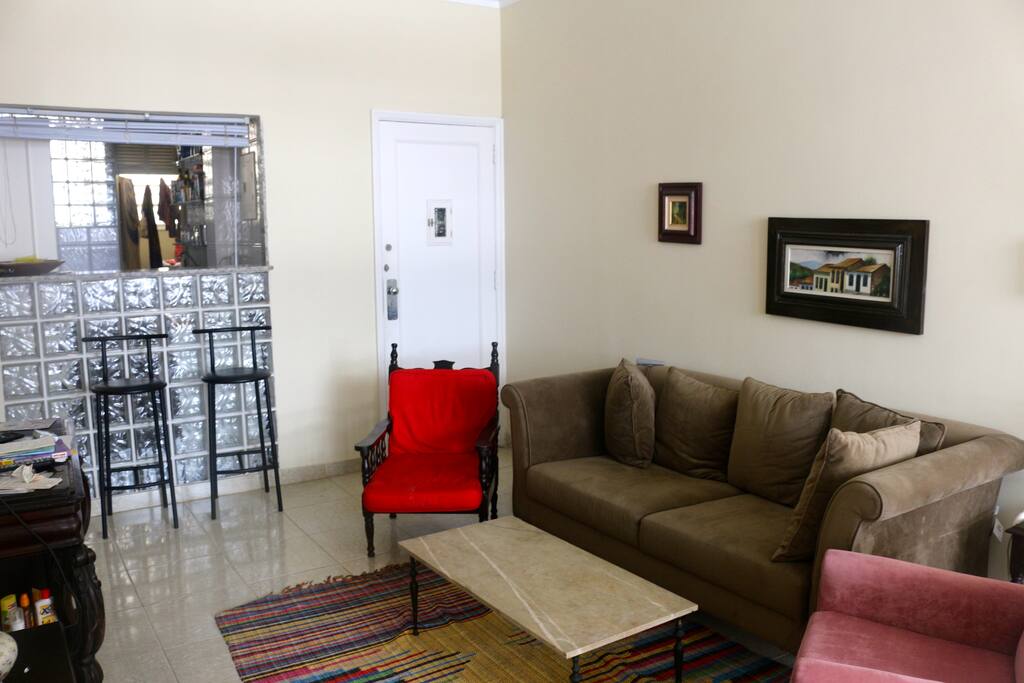 livingroom, passthrough, and entrance