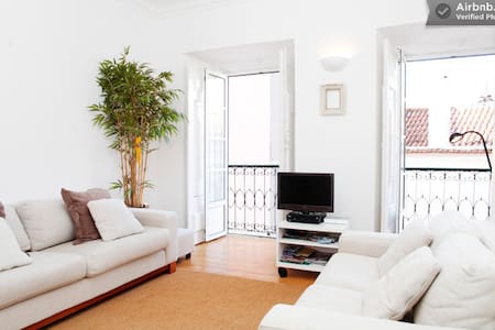 Charming Castle Hill Flat