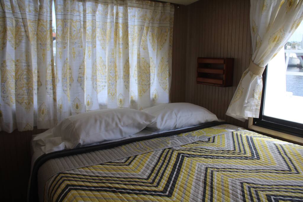 Master Bedroom with Queen Sized Bed
