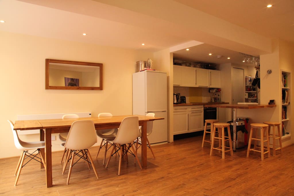 Lounge / kitchen with