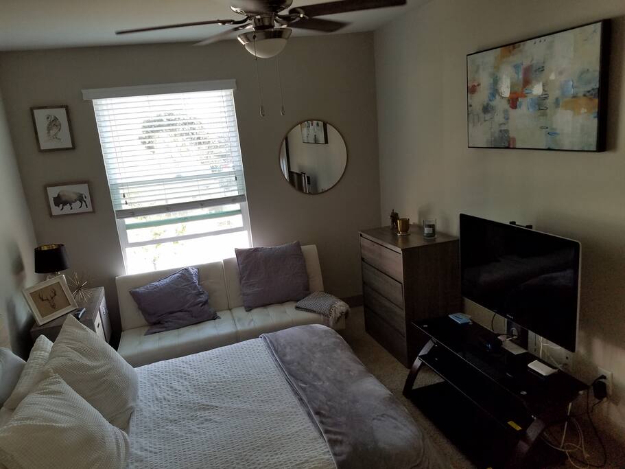 Queen size bed with sofa bed and cable TV
